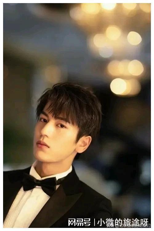 娱乐吃瓜君男演员是谁啊,揭秘“娱乐吃瓜君”所指男演员之谜